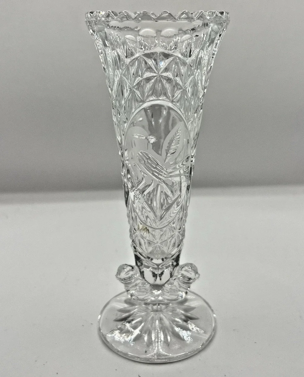 Vintage Hofbauer Byrdes Clear Crystal 7” Footed Bud Vase Sawtooth Rim Birds